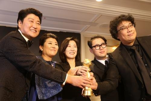 ‘BBIN真人,BBIN入口,BBIN捕鱼,BBIN棋牌’掰个手腕,小伙骨折了!(图1) BBIN真人,BBIN入口,BBIN捕鱼,BBIN棋牌